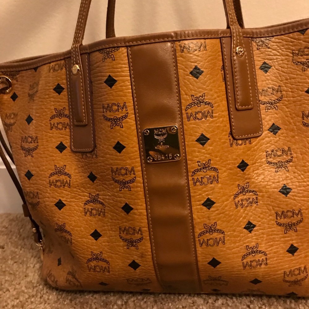 MCM Liz Reversible Medium Visetos Tote Bag